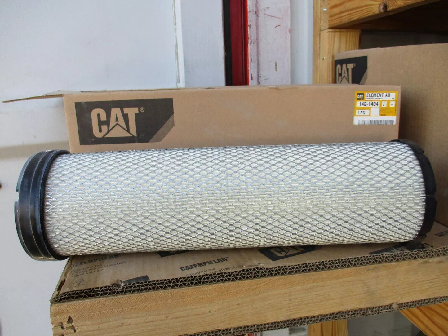 NEW GENUINE CATERPILLAR 1421404  CAT Engine Air Filter 142-1404